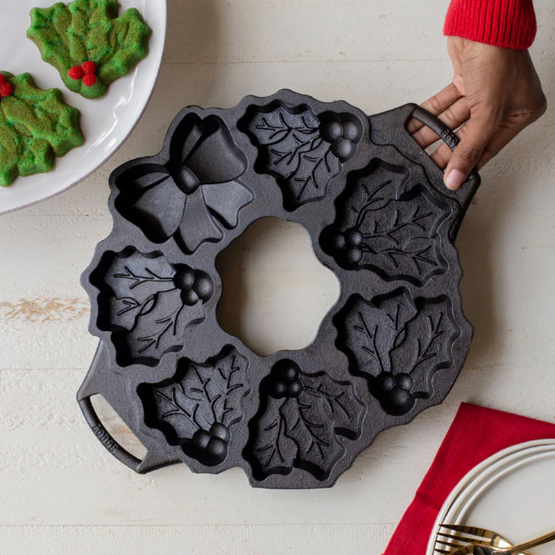 Seasoned Cast Iron Holiday Wreath Pan 4 Seasoned Cast Iron Holiday Wreath Pan