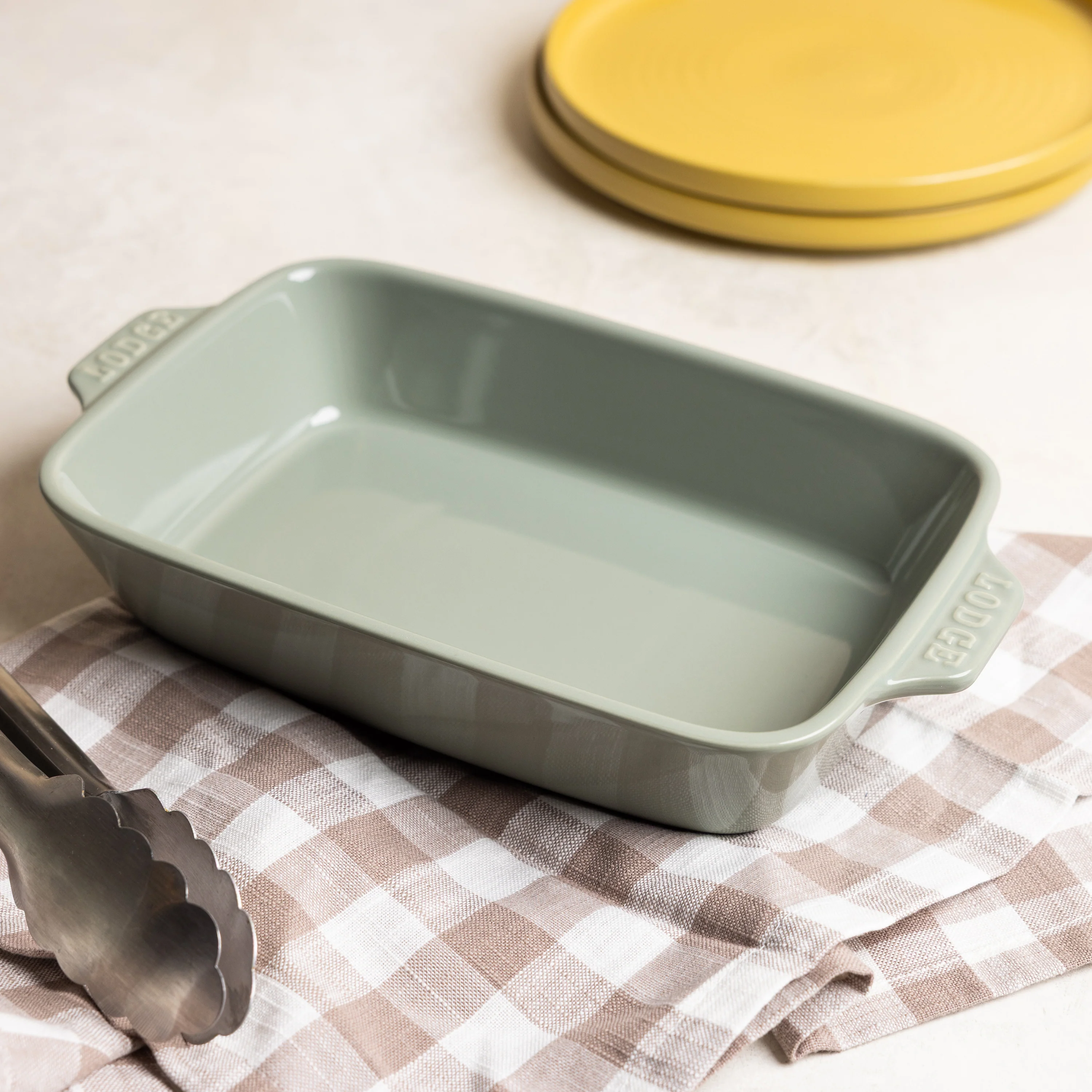 Small Stoneware Casserole Dish, 9 x 6 Inch 13 Small Stoneware Casserole Dish, 9 x 6 Inch