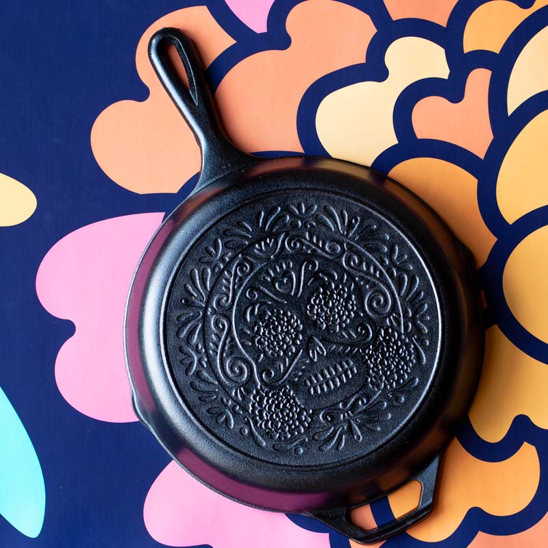 10.25 Inch Seasoned Cast Iron Sugar Skull Skillet 2 10.25 Inch Seasoned Cast Iron Sugar Skull Skillet