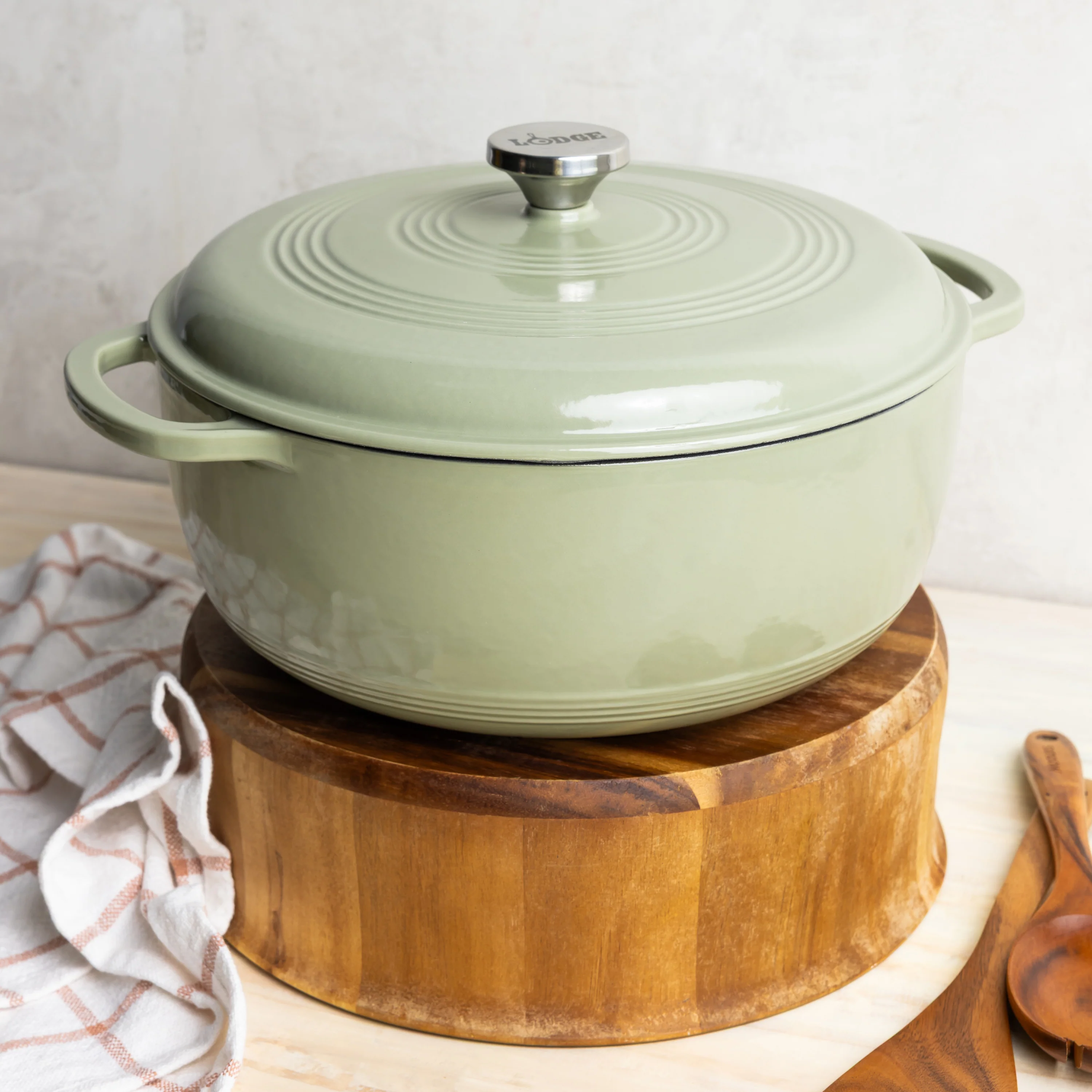 Essential Enamel Dutch Oven 149 Essential Enamel Dutch Oven