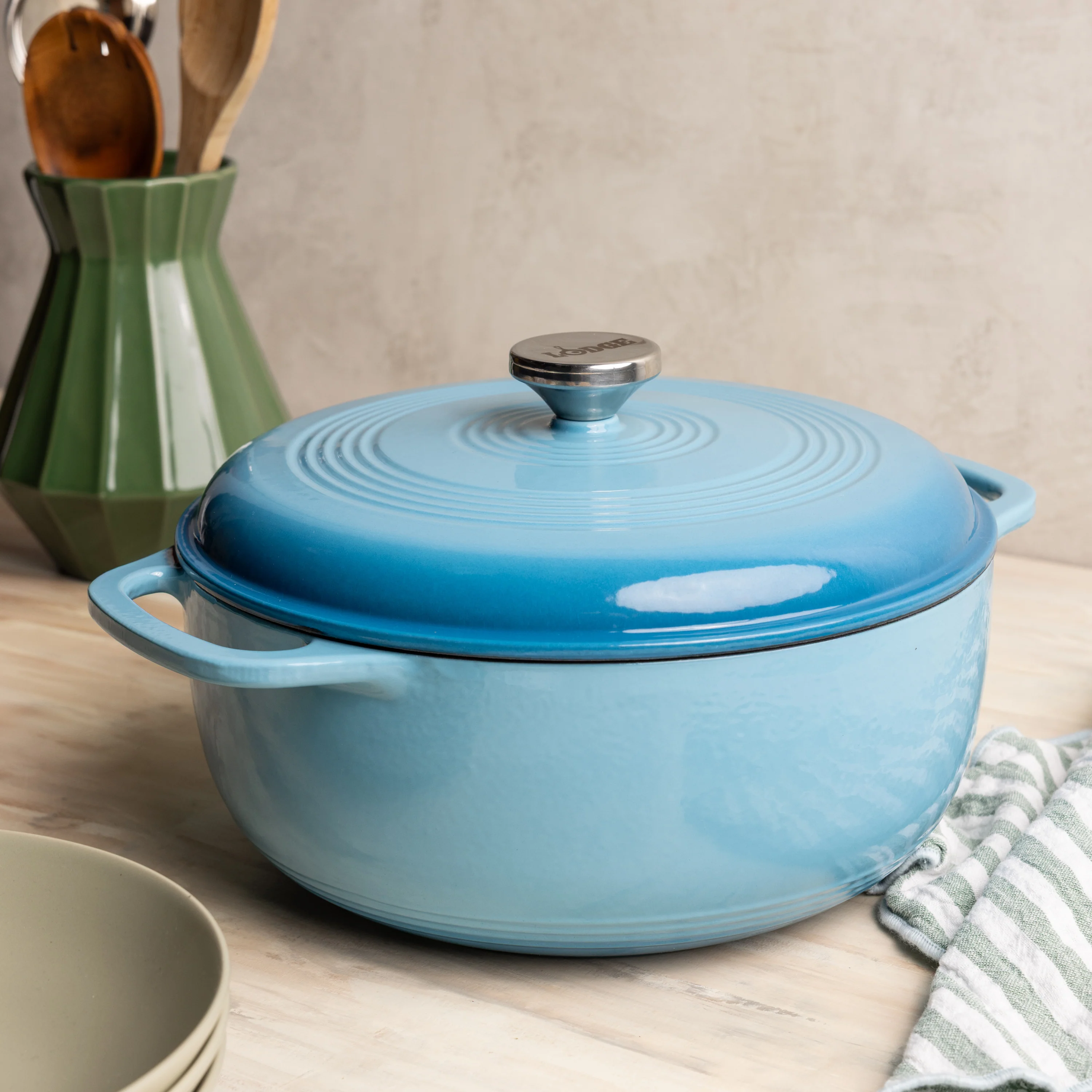 Essential Enamel Dutch Oven 165 Essential Enamel Dutch Oven