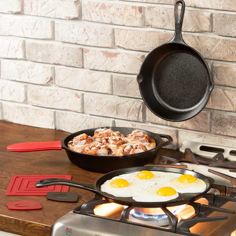 Essential Seasoned Cast Iron Skillet Set 3 Essential Seasoned Cast Iron Skillet Set