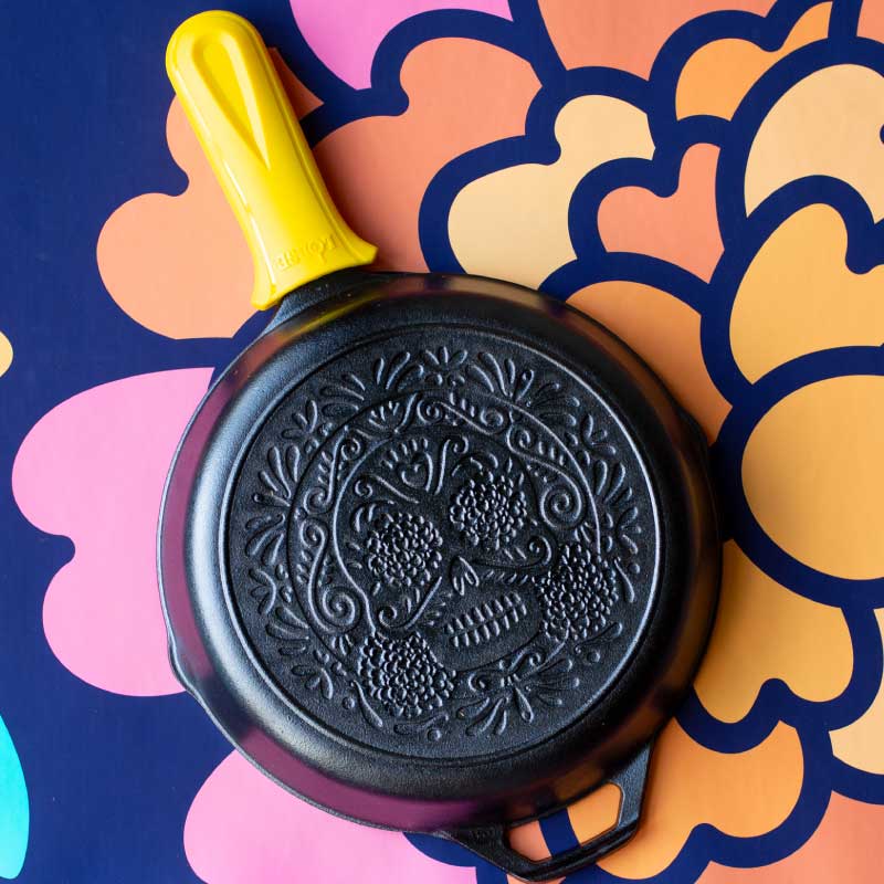 Seasoned Cast Iron Sugar Skull Skillet with Deluxe Handle Holder 2 Seasoned Cast Iron Sugar Skull Skillet with Deluxe Handle Holder