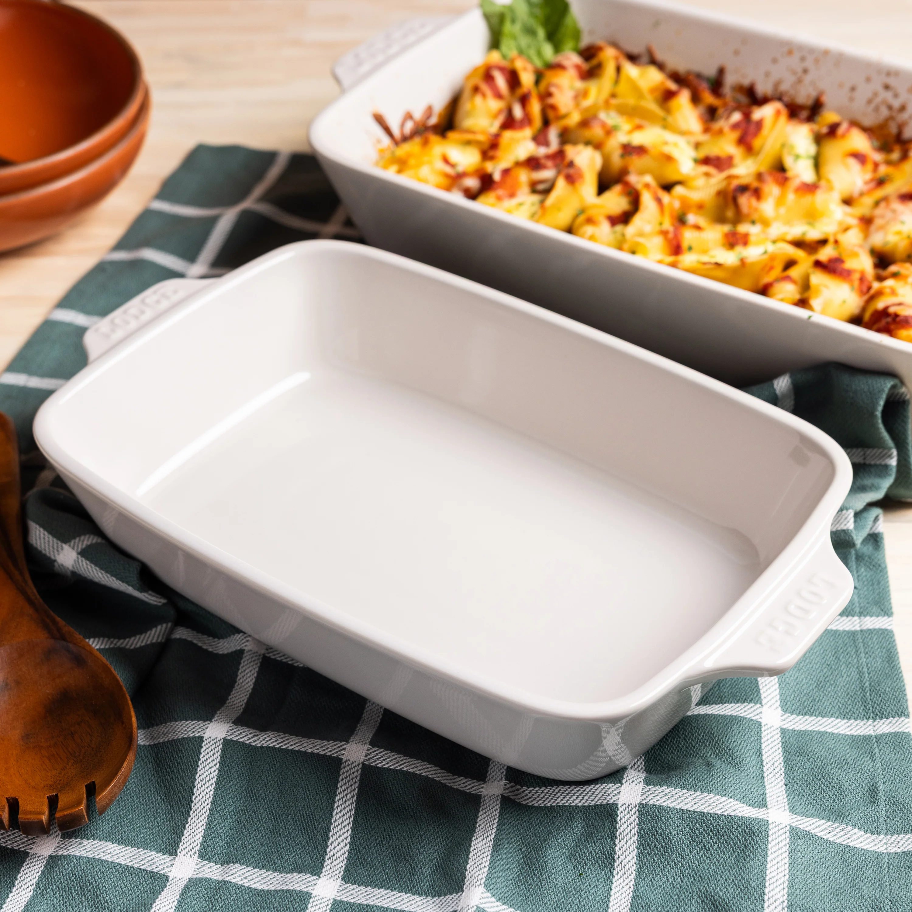 Medium Stoneware Casserole Dish, 11 x 7.5 Inch 10 Medium Stoneware Casserole Dish, 11 x 7.5 Inch